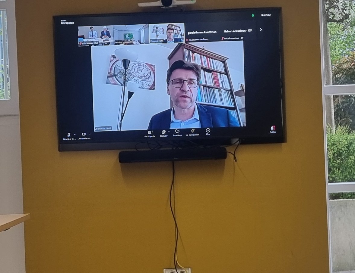 Alexandre Touzet (@touzetalexandre) on Twitter photo Très heureux de porter, au nom de <a href="/l_amf/">AMF | Association des maires de France</a> et avec mon collègue <a href="/jeromedumont/">jerome dumont</a> représentant l'<a href="/ADepartementsF/">Départements de France</a>, les valeurs de l'engagement et de la citoyenneté lors d'une audition en visio de la Mission d’information sur le service national universel (#SNU). Très heureux de porter, au nom de <a href="/l_amf/">AMF | Association des maires de France</a> et avec mon collègue <a href="/jeromedumont/">jerome dumont</a> représentant l'<a href="/ADepartementsF/">Départements de France</a>, les valeurs de l'engagement et de la citoyenneté lors d'une audition en visio de la Mission d’information sur le service national universel (#SNU).