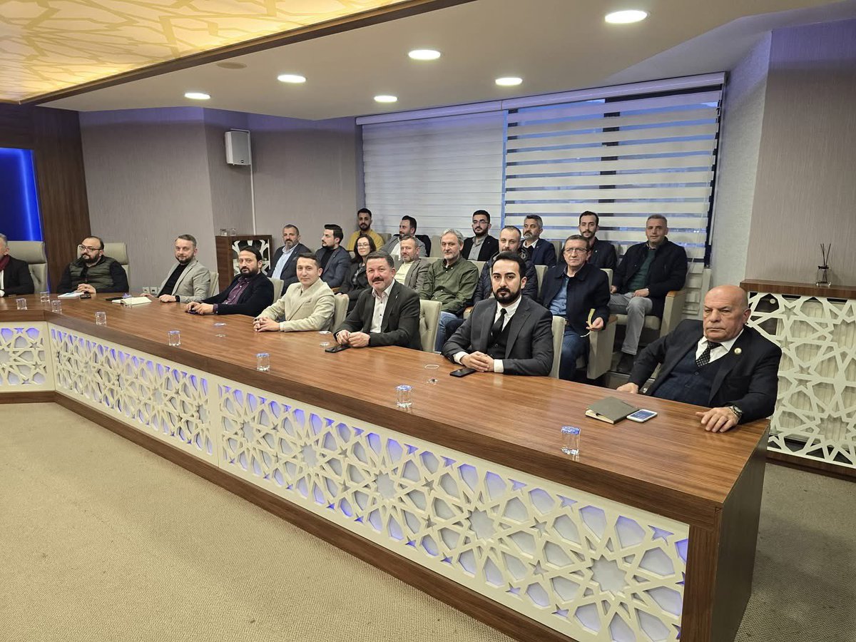 kurtulus_adnan's tweet photo. Ramazan Bayramı sonrası ilk haftalık yönetim kurulu toplantımızı, İlçe Koordinatörlerimiz Salih Bahadır, Havva Balkanlı Artıran ve ilçe yöneticilerimizin katılımlarıyla gerçekleştirdik. https://t.co/pECnaxK9OB