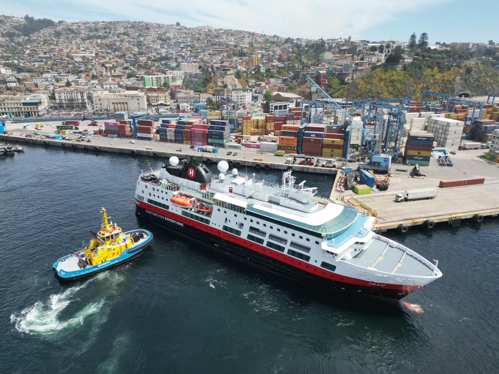 PyL_emv's tweet image. TPS cerró temporada de cruceros con 18 naves y más de 10 mil pasajeros

soychile.cl/valparaiso/pue…