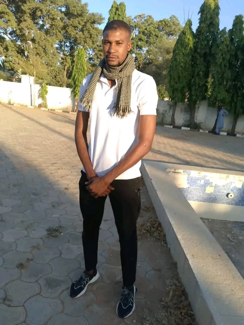 YusufSKF00's tweet photo. His name is Aliyu Ahmad, lives in Shagari Lowcost, Katsina. He tragically lost both of his hands in an accident at Jinyuan Recycling Resources Company Limited in Kano. This misfortune befell him just five days after he began working there. Please keep him in your prayers.😭😭 https://t.co/9L8adS29YC