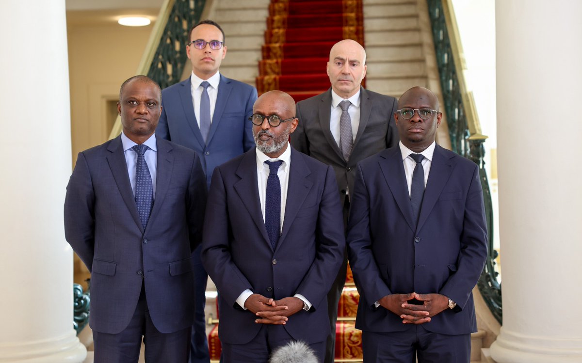 IMFAfrica's tweet photo. IMF's @aselassie, Pres @PR_Diomaye, @Cheikhdiba_sn &amp; @RahmaneSARR, had constructive discussions on Senegal's economic situation and measures to improve fiscal transparency. The IMF remains committed to supporting Senegal's economic stability and prosperity. https://t.co/QLiElO61VX