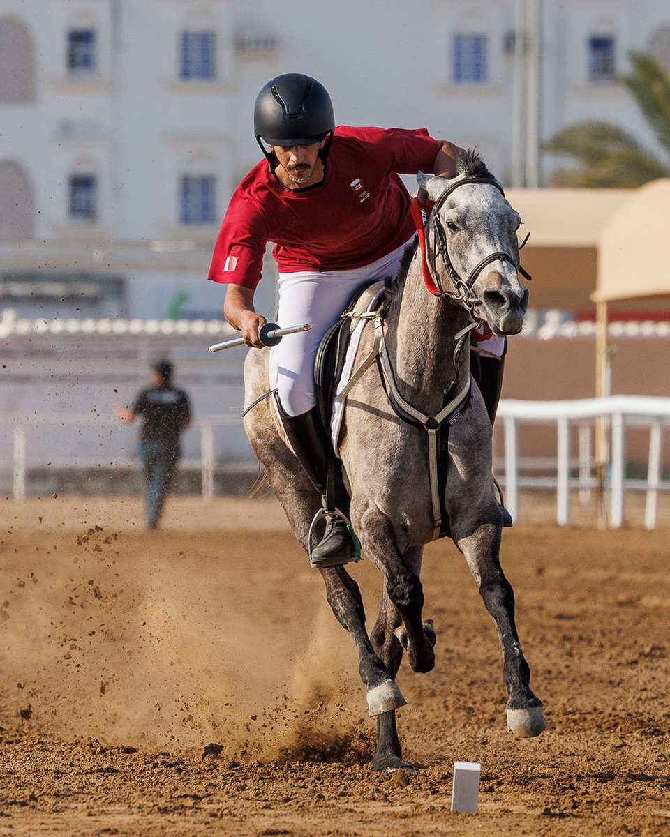 qatar_olympic's tweet photo. بطل الأدعم علي العذبة ينتزع ذهبية مسابقة فردي الرمح (التقاط الأوتاد) 🐴
في دورة الألعاب الخليجية الشاطئية الثالثة – مسقط 2025.
كفووو يا علي🥇
رفعت الراية ورفعت الراس.. وفالكم الذهب دائماً 🇶🇦💪🏻

Team Qatar’s Ali Al-Athba claims the gold medal of the individual lance (tent pegging) event at the 3rd GCC Beach Games – Muscat 2025. 🐴

Well done, Ali – you raised the flag and made us proud 🥇
 🇶🇦💪🏻
