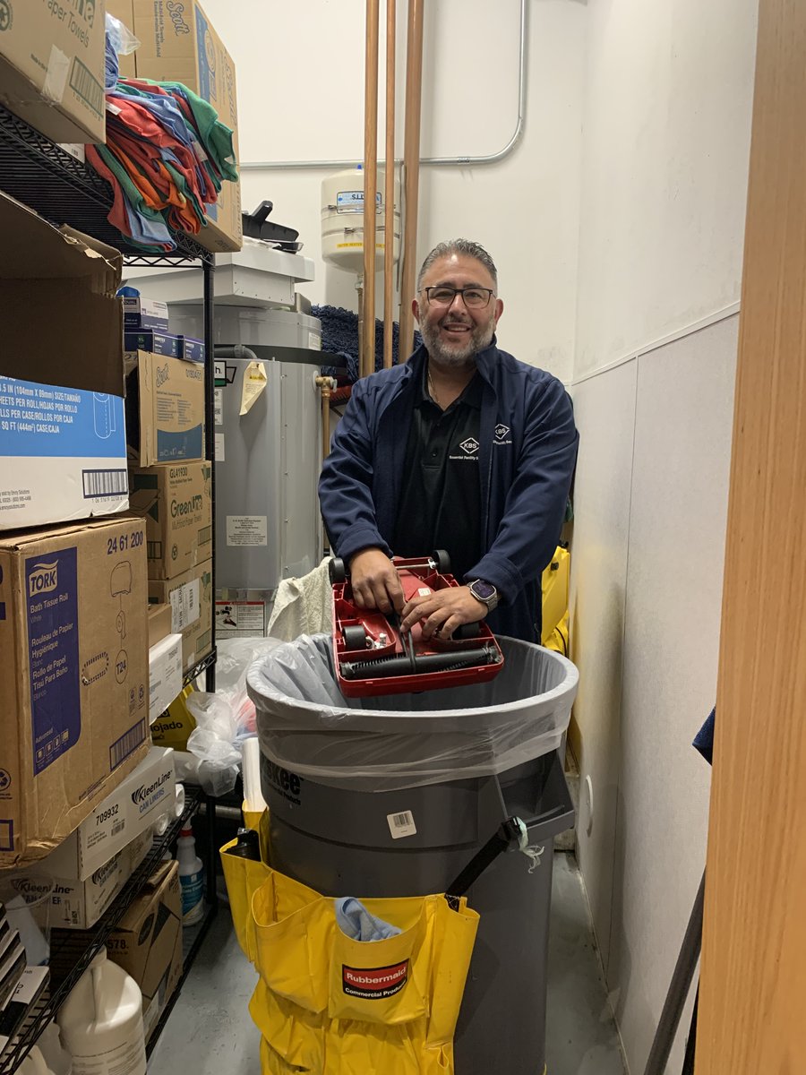 KBS_Cleans's tweet photo. We’re proud to recognize Kent Orr this #CrewsDay for his outstanding dedication to service and leadership. As a Zone Manager supporting a hospitality client in California, Kent sets the standard for excellence, always going above and beyond for both clients and crews. 👏 https://t.co/tZSLVA7Haw