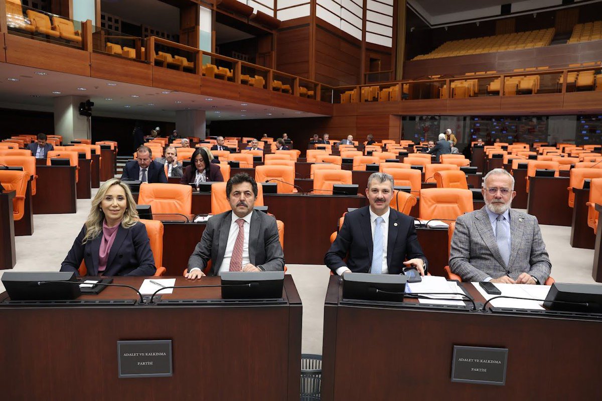 Yenisehirlioglu's tweet photo. 📍@TBMMGenelKurulu 

İklim Kanunu Teklifi’nin görüşmelerine devam ediyoruz.

Ülkemiz ve milletimiz için hayırlara vesile olsun. https://t.co/grgk2nAiaD