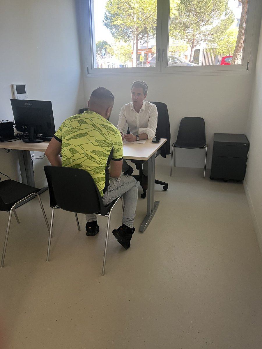 v_terrailnoves's tweet photo. En permanence sans RDV à la maison de quartier de Vidailhan, au plus proche des habitants et de leur quotidien. Je reçois aussi sur RDV à l’Hotel de Ville : 0561249290. https://t.co/pkwlaP8i11