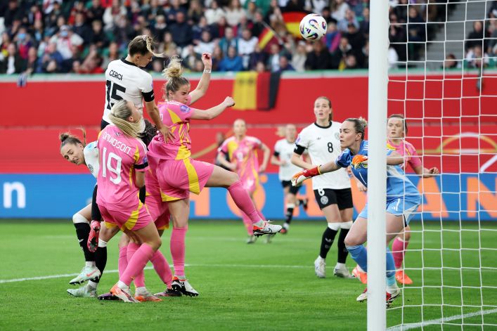 She Kicks - women's football magazine tweet media