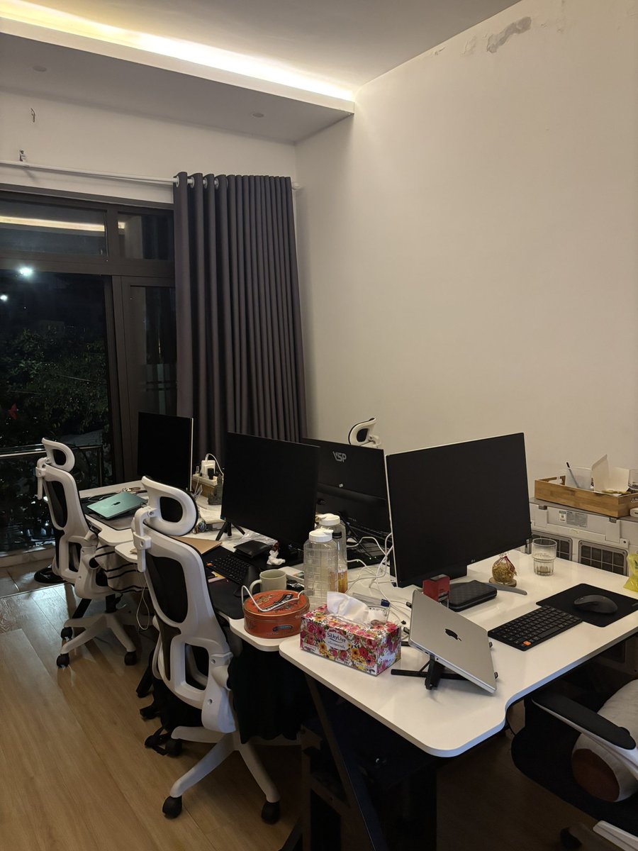 vennluu's tweet photo. Cook time we built a @wayfi_fdn decentralize wifi map Instead of wasting wifi will be the resource that makes you rich I'm here to represent doing that see u soon summer camp @SuperteamVN breakout @colosseum and @solana ecosystem https://t.co/l4wU5eMiB4