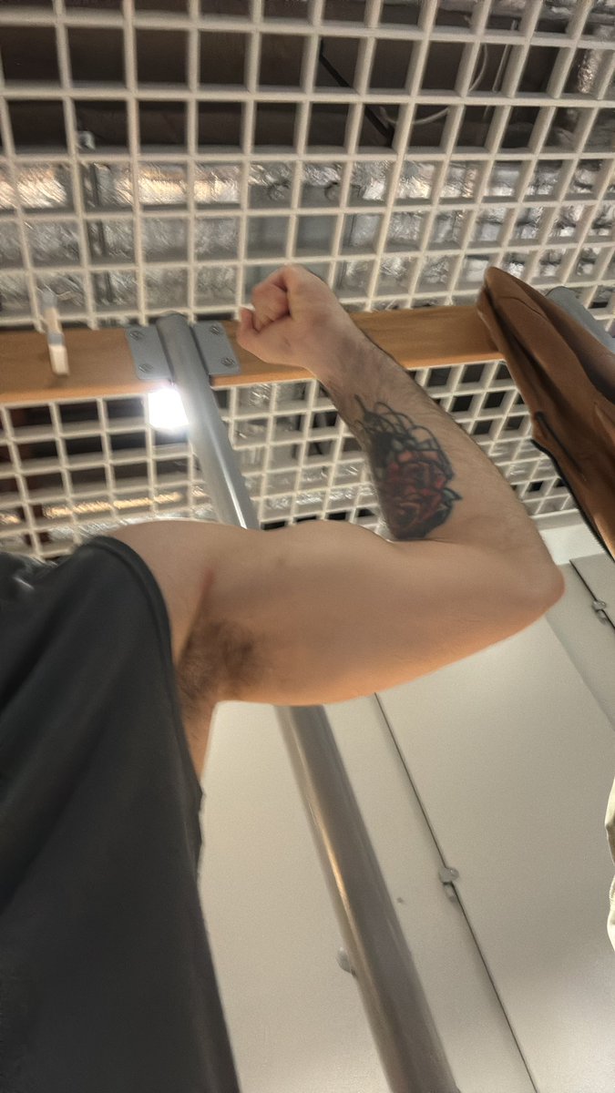 BertoOnFire's tweet photo. Pa las referencias 🤣 https://t.co/ylZM07vPr0
