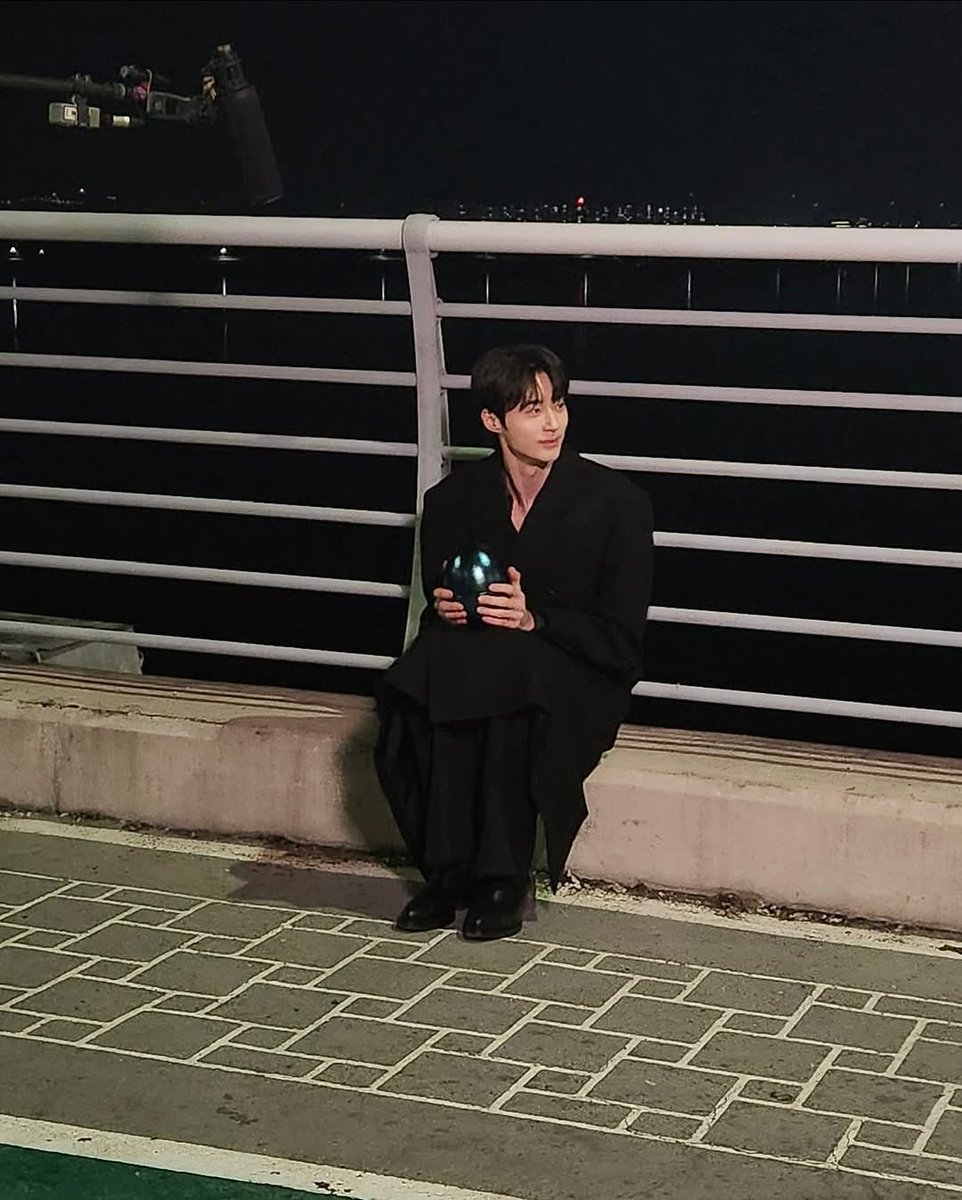 bbyeonwooseok's tweet photo. #선재업고튀어 #LovelyRunner #선업튀 #류선재 #비하인드
#변우석 #ByeonWooSeok #ビョンウソク https://t.co/9Iixefq2J0