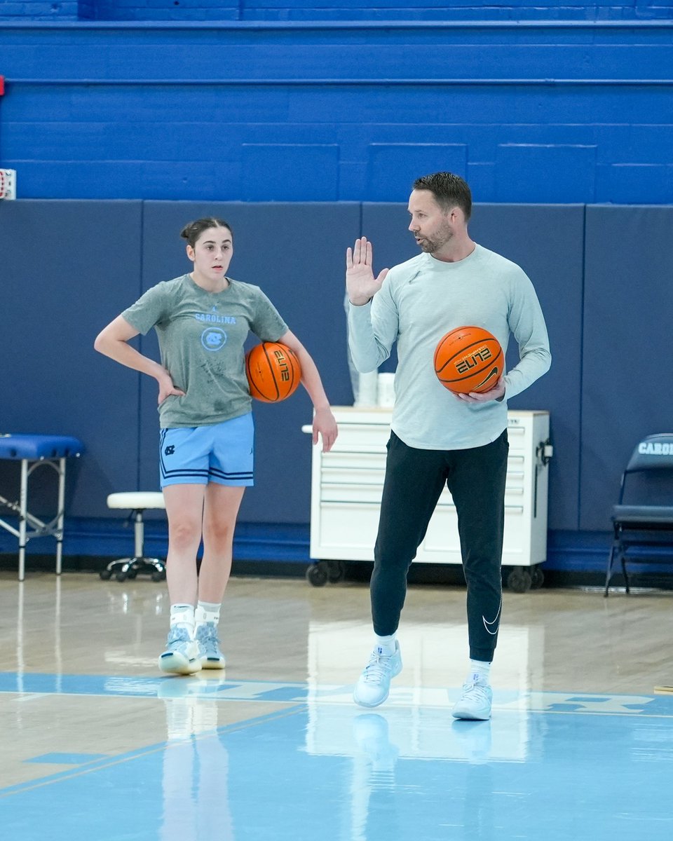ChrisHyppa's tweet photo. 6 AM’s in Chapel Hill… @laniegrant2025 https://t.co/sxvJZsjGkp