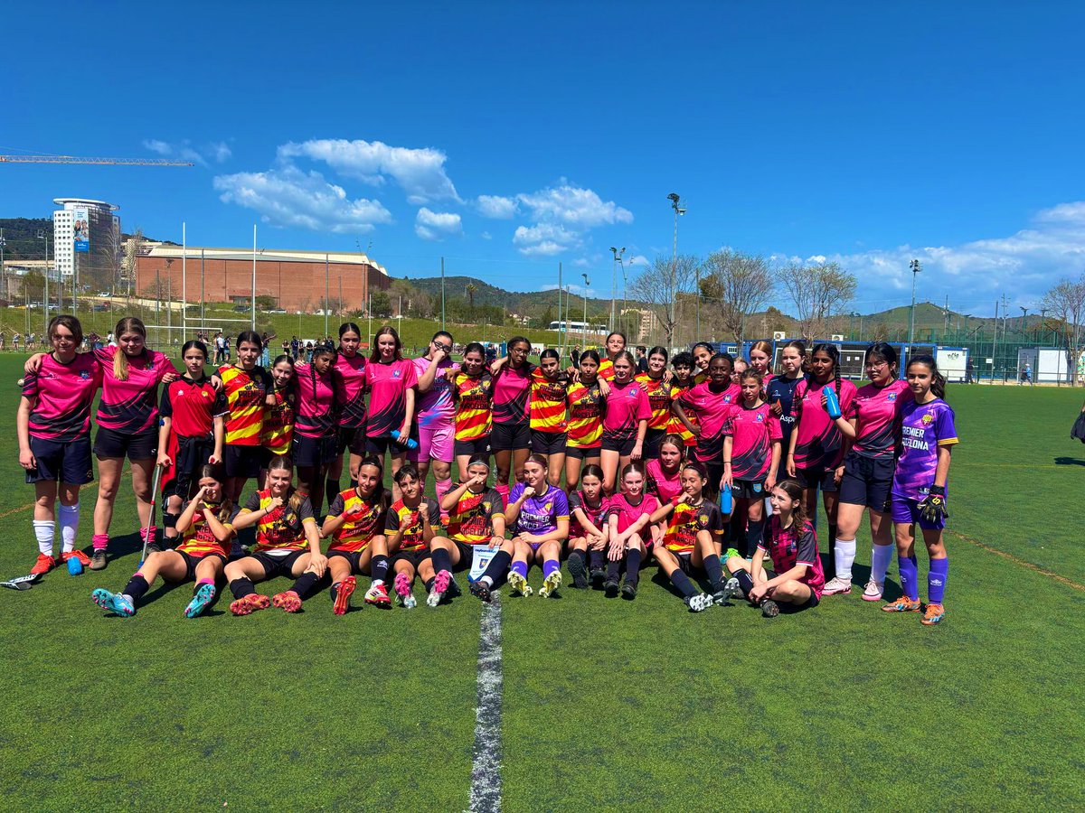 GraveneyPE's tweet photo. DAY 5: Football for our u14 boys and u14 girls teams against Premier Barcelona. Rugby section enjoyed a morning out in the sun playing mini golf and bowling ⛳️ 🎳 ⚽️ https://t.co/CmovvTwUPj