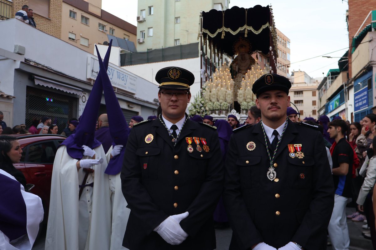 VPCMalaga's tweet photo. 📣 #INFORMACIÓN | 

🚨 ¡Atención Málaga! 🚨

🕯️🫂 El pasado sábado 5 de abril, tuvimos el honor de acompañar a @HSaludEsperanza en su emotiva salida procesional por las calles de la barriada de Miraflores. Como hermanos protectores, nos unimos en solidaridad y respeto. 🫱🏼‍🫲🏾✨ https://t.co/2eM1migvm9