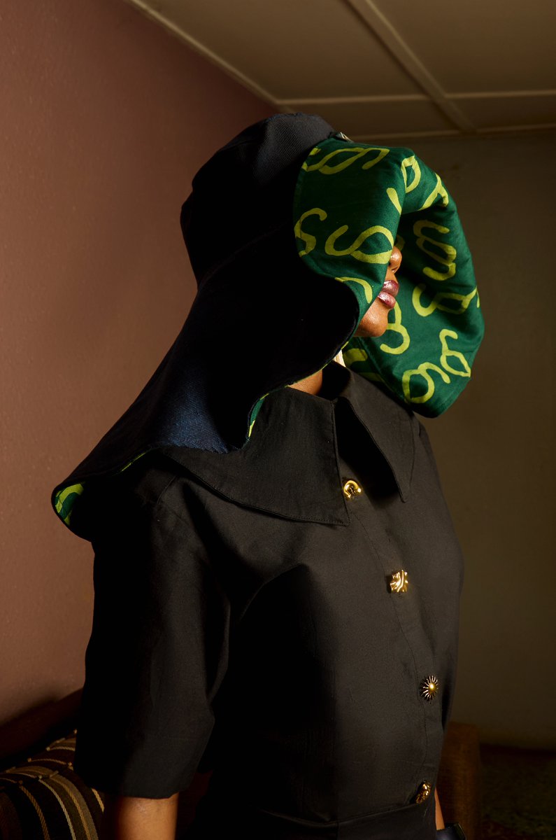 Siselabel's tweet photo. Okèji: Éwu Sukulu ‘25

Final pieces; Reversible cape, Exaggerated Bucket hat, and Organza skirt. 

Available for Pre-order at https://t.co/gFchJ1UclY https://t.co/g9sUkqryvX