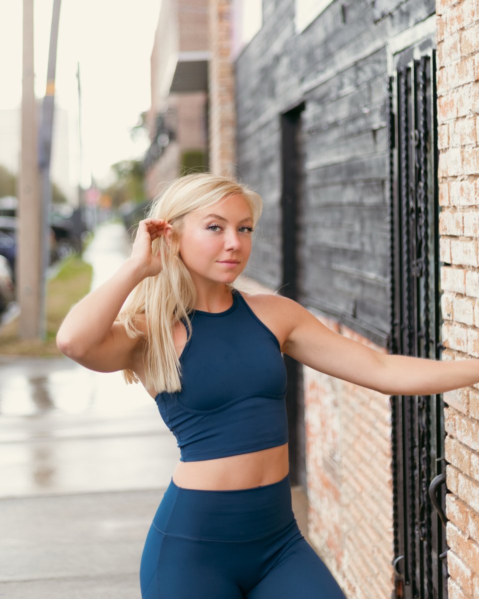 livevolutionary's tweet photo. The most perfect dark blue 🦋 💙🌀🫐  The best set for when you want color, but not too much. Oh, and it’s 30% off on our site now, too 🏃🏽‍♀️ 
-
-
-
-
-
#fashion #fitness #photoshoot #workout #apparel #spring #set #active https://t.co/ucz98CN84y