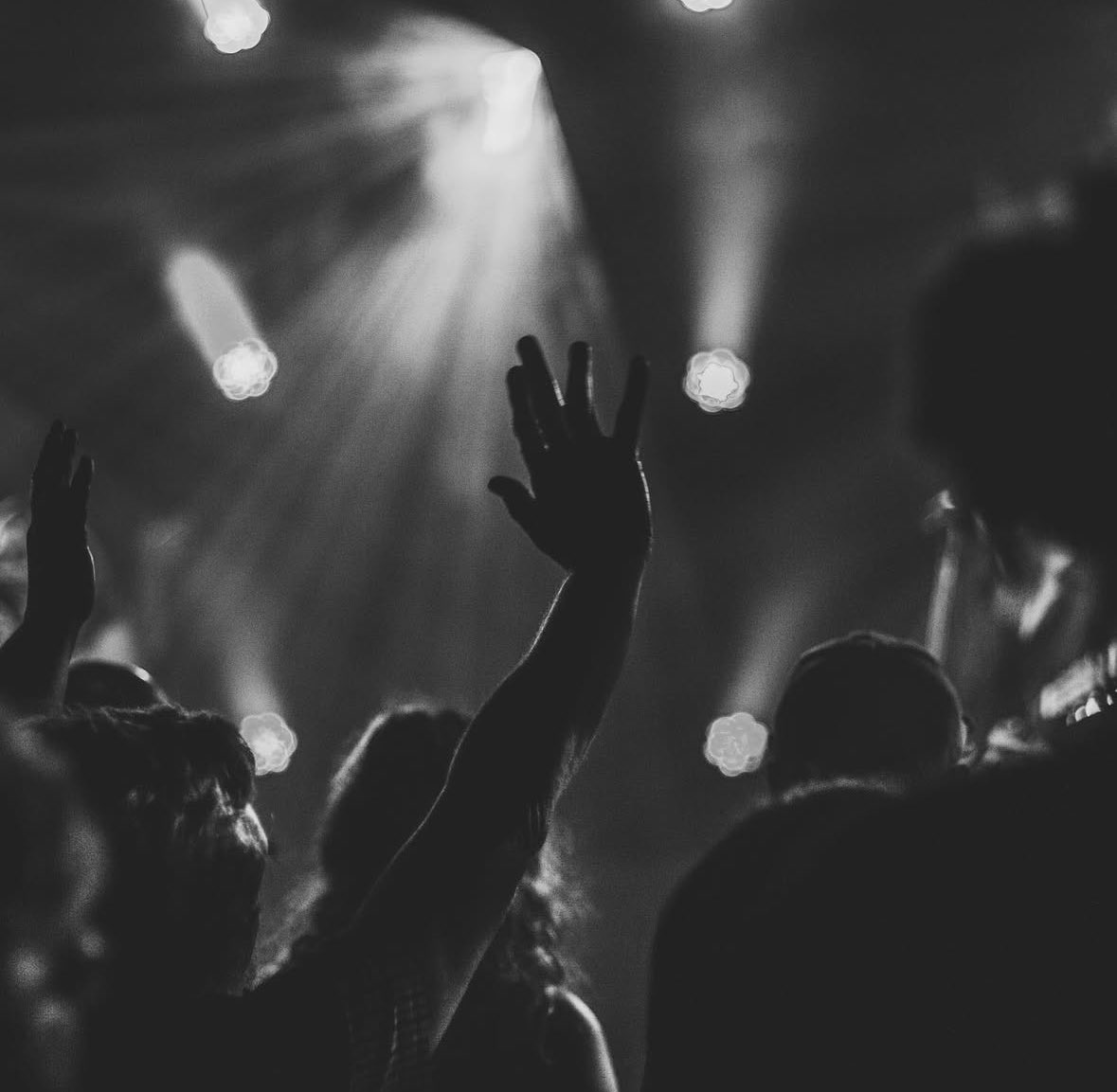 iSingWorship provides flexible backing tracks for churches where there are few or no musicians. The huge catalogue of songs are all in the perfect key to comfortably engage in communal worship.

To find our more visit isingworship.org or click the link in our bio.