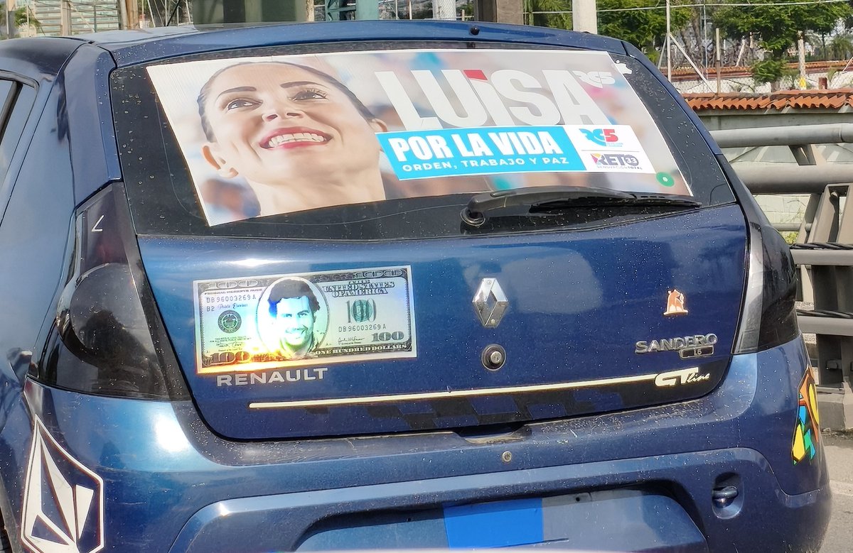 FrankSebastin7's tweet photo. Votante de la @RC5Oficial promedio, y no, no tenía placas https://t.co/wIAgHrc8UO