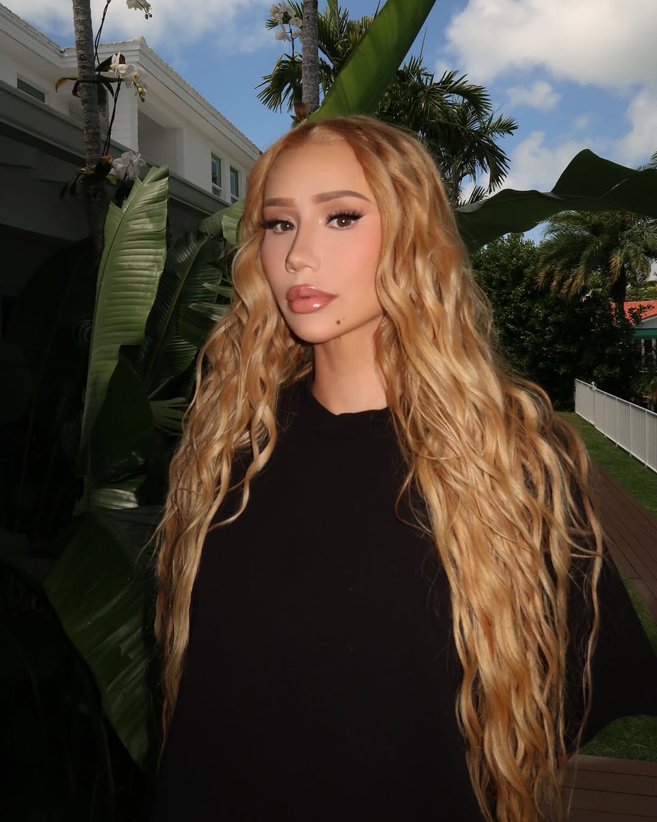 IAMexico_'s tweet photo. 08/04 | 📌 Nuevas imágenes que comparte @/thedamiendiaz a través de su cuenta de instagram ❤️ ¡Es perfectaaa! 💓 @IGGYAZALEA https://t.co/dHm4eop5GH
