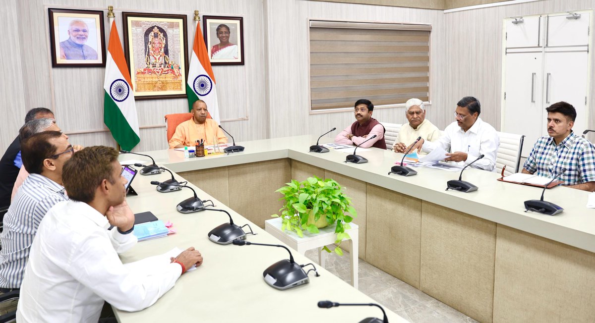 CMOfficeUP's tweet image. प्रत्येक निवेशक हमारे लिए महत्वपूर्ण है। सभी की सुविधा, सुरक्षा हमारी जिम्मेदारी है। बेहतर होगा कि इस कार्य में उद्यमी मित्रों का अधिकाधिक उपयोग किया जाए।

निवेश सारथी पोर्टल को और उपयोगी बनाना आवश्यक है। #InvestUP के अंतर्गत एक चेजिंग सेल (अनुश्रवण प्रकोष्ठ) का गठन करें। इसमें…