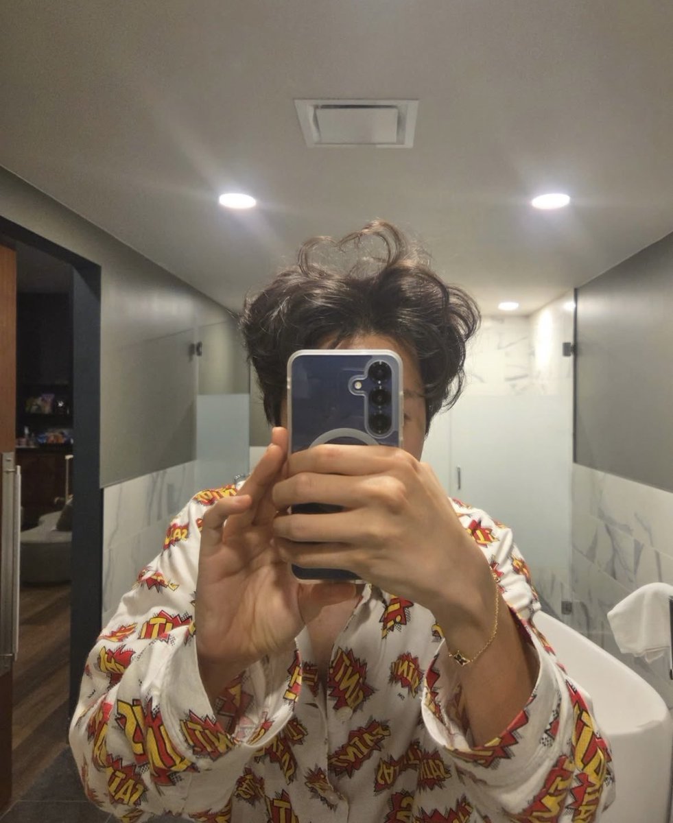 jhopewaist's tweet photo. heart shaped 🫶🏻 https://t.co/7OneEwBOAb
