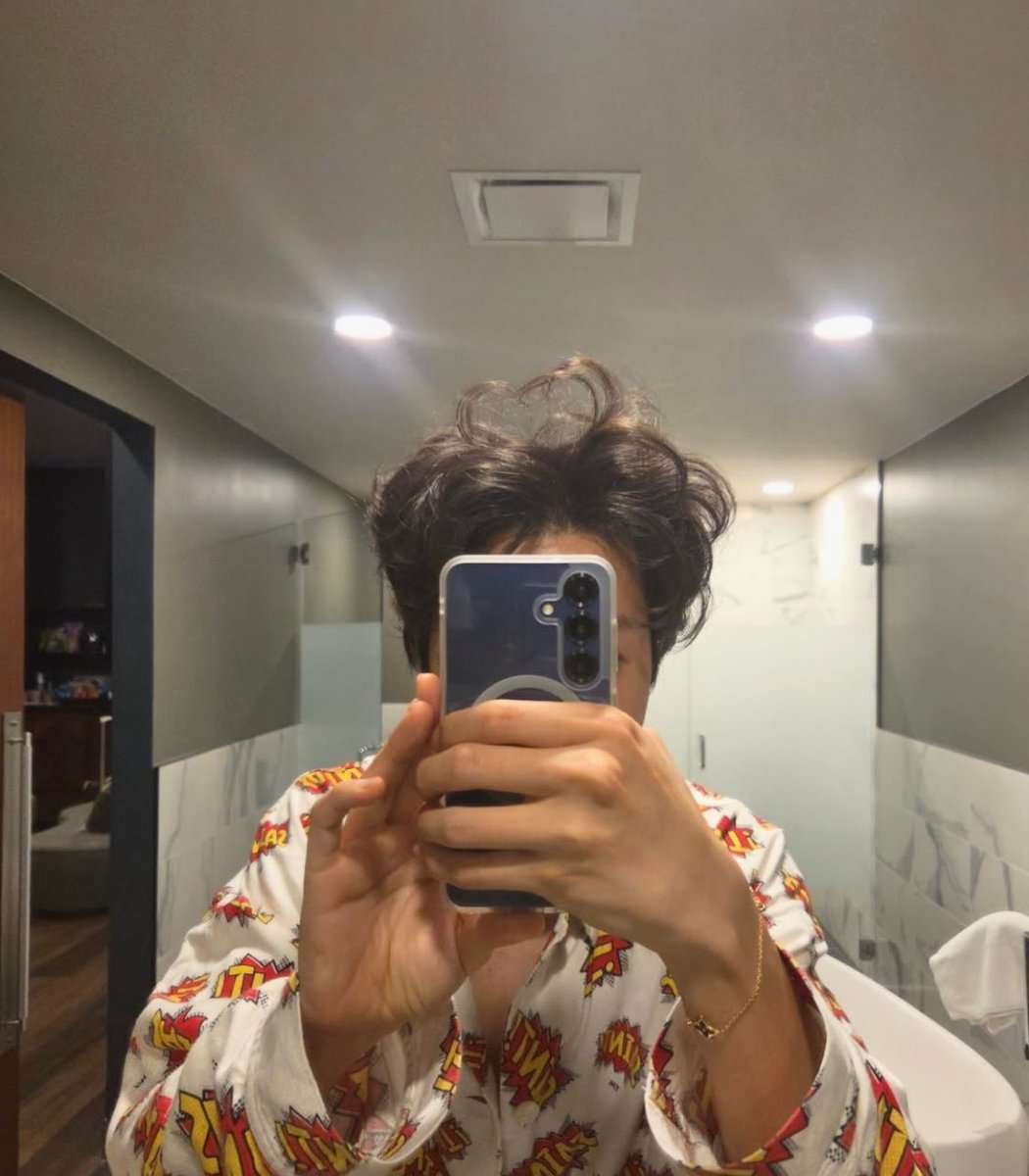 머리 붕 뜬거 왜 이렇게 귀여운건데 ㅋㅋ 모자 쓴거 왜 이렇게 사랑스러운데 ㅋㅋ