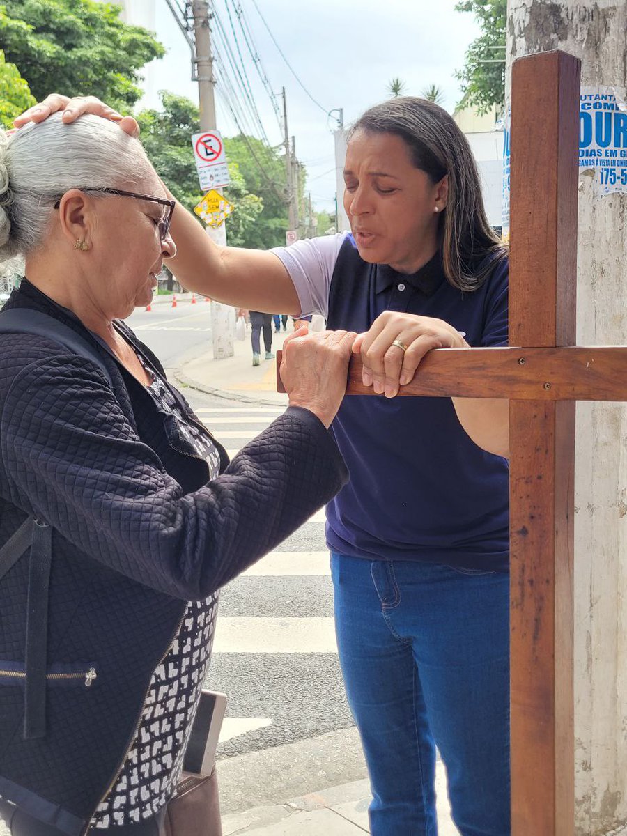 EvgBrasil's tweet photo. A cruz representa o começo de tudo. Na fé, encontramos força, consolo e renovação. Um momento de oração que toca a alma e transforma o coração.
#cruz #novavida #evg https://t.co/SQqGCBPgKi