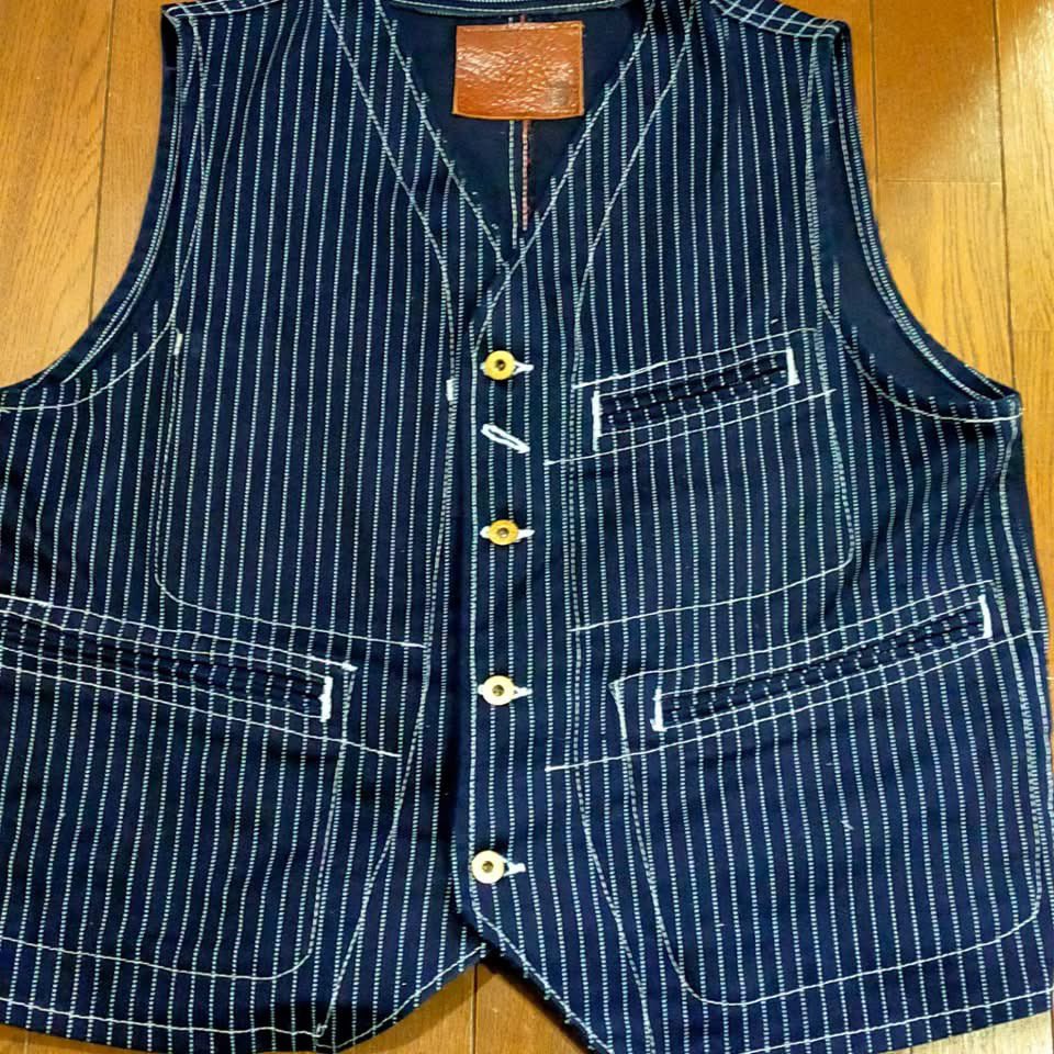 Shimizu_MOD's tweet photo. ジーンズ工房iBで注文していた13ozウォバッシュベストとホワイトデニムシャツが完成したみたいです！
届くのが楽しみです！ https://t.co/qBJVC9YPjN