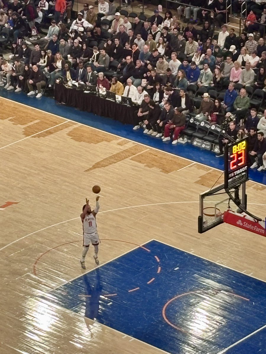 ZenGodCooks's tweet image. #NewYorkForever #msg (also…that #MonsterEnergy was $10 😂😂😂)