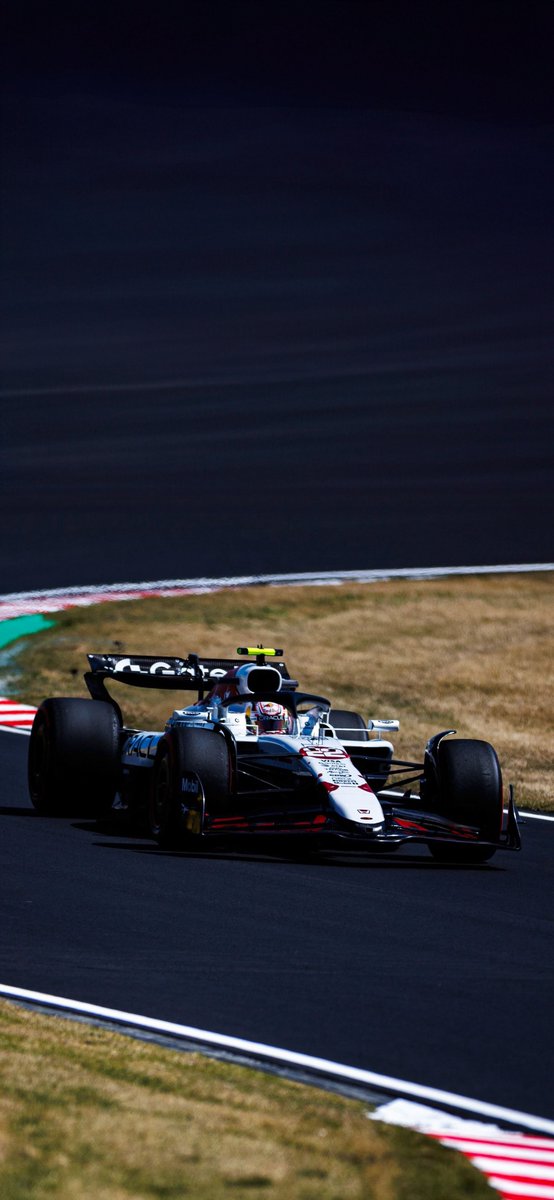 F1 HQ tweet media