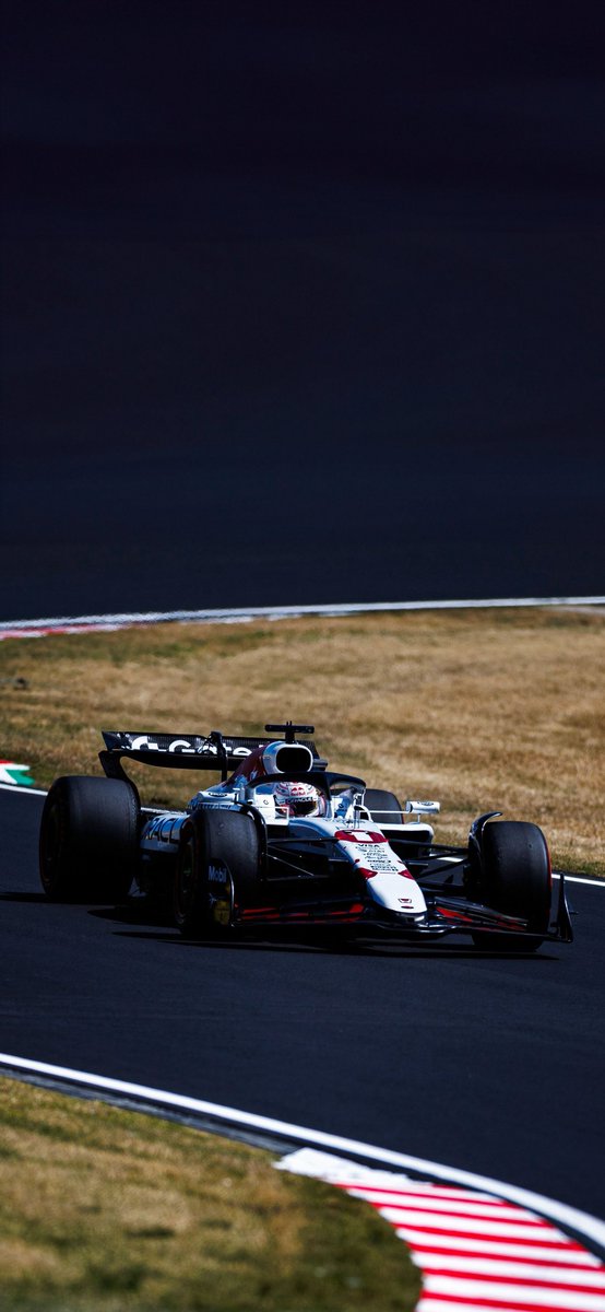 F1 HQ tweet media