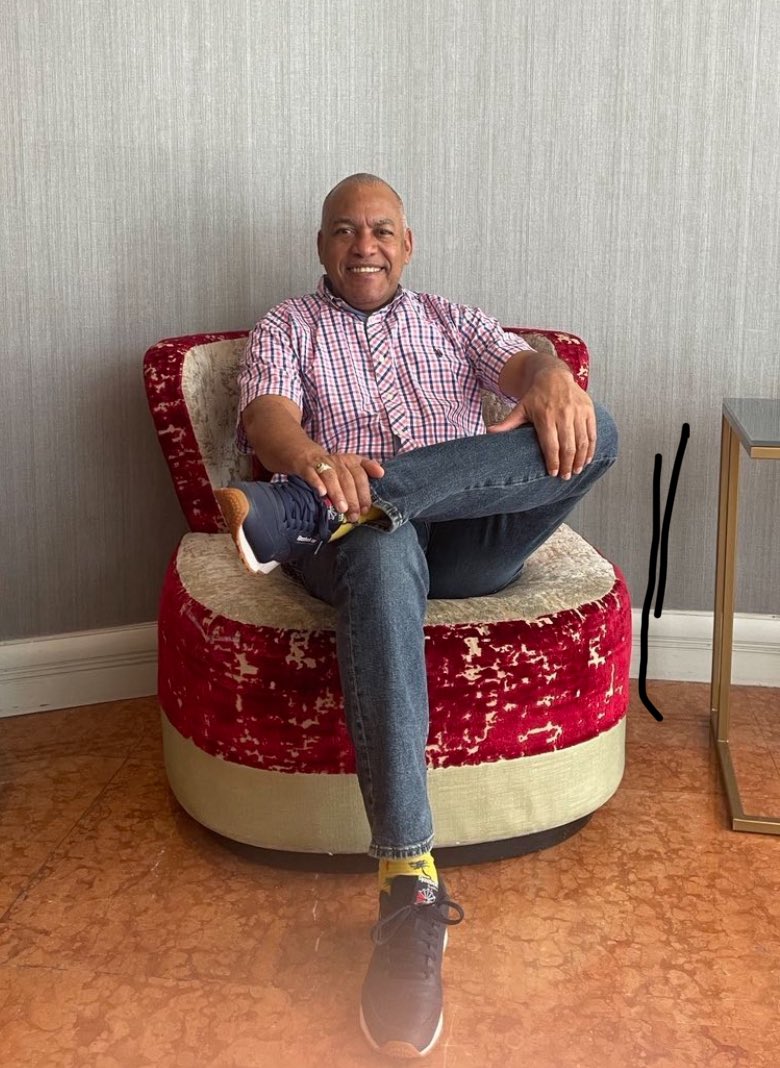 Si alguien tiene información de mi padre el Dr. José Ovidio Maldonado Reyes, quien se encontraba en el Jet Set anoche, por favor, no dude en contactarme: