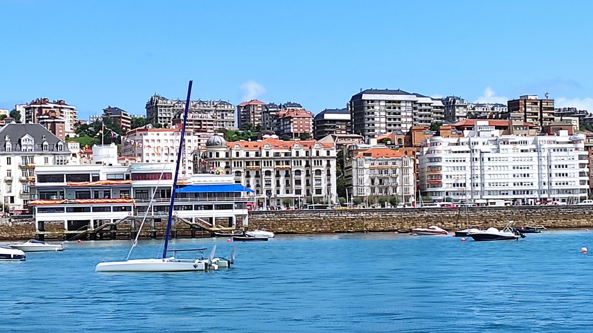 ViajesDigitales's tweet photo. Post en mi blog: # Santander cuenta con numerosos atractivos paisajísticos y culturales, pero quizás la mejor imagen nos la pueden dar sus ciudadanos, auténticos embajadores vocacionales, a través de su relato. #EmbajadoresSDR de #TurismoSDR
https://t.co/qs0CMKaWi3 https://t.co/KhZiLMstj0