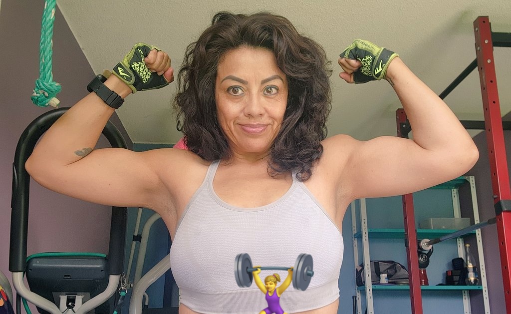BrendaCV70's tweet photo. Se puede #sisepuede #soyfit #soysalud #gymrat #FitnessMotivation y luego mi proteína #MannAngel https://t.co/NHFpePMR4s