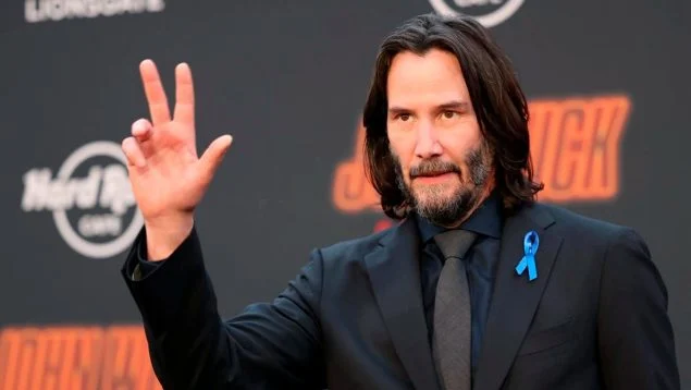 Alex_Inspira's tweet photo. Keanu Reeves dijo una vez:

"Estoy en una etapa de la vida en la que no me meto en discusiones.

Aunque digas 2+2=9, tienes razón. Diviértete".

Aquí hay 10 Mensajes impactantes de él: https://t.co/yoPkbI93xH