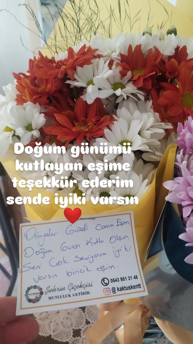 AtasCe's tweet photo. Çiçek almak çok güzel 🫣 https://t.co/Evb2sAaDrJ