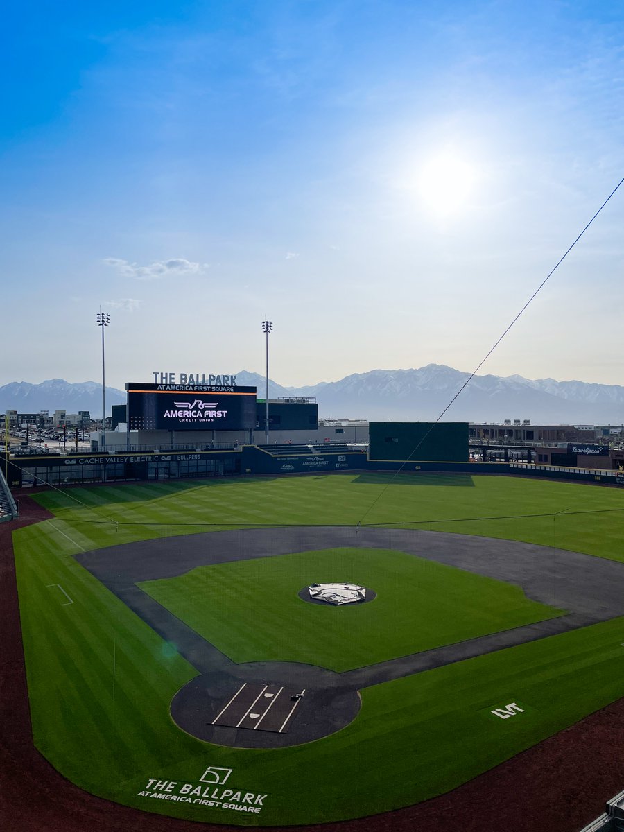 LevyRestaurants's tweet photo. Baseball’s buzzing in Salt Lake!
 
Today marks Opening Day at the @SaltLakeBees'  stunning new home, The Ballpark at America First Square. Hats off to our partners @MillerSportsEnt on this landmark moment and continuing to grow the game in Utah. 
 
Our “Levy double play” of Professional Sports Catering and Rank + Rally deliver a fan experience at the ballpark blending tradition with world-class service. From a food lineup anchored by standouts like the dippable donuts, the Salt Lake fan favorite All-Star Dog, and homemade hummus nachos, to top-tier premium hospitality and curated retail offerings, you can’t beat a day at this gorgeous venue set against Salt Lake’s picturesque mountain backdrop! #WeAreLevy