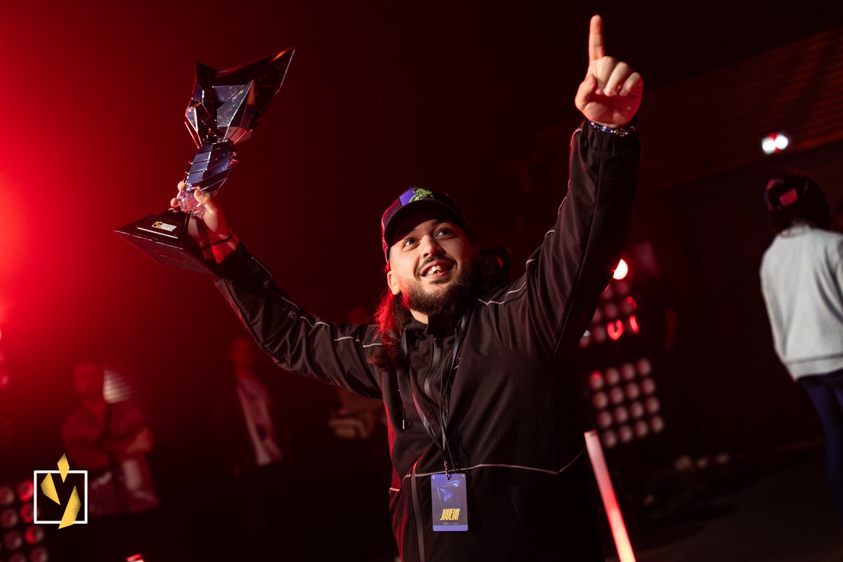 🏆 <a href="/JLTomy/">Tomy 🫶🏼</a> soulève le trophée des Challengers France ✨ GG <a href="/JoblifeEsport/">Joblife</a> 👏