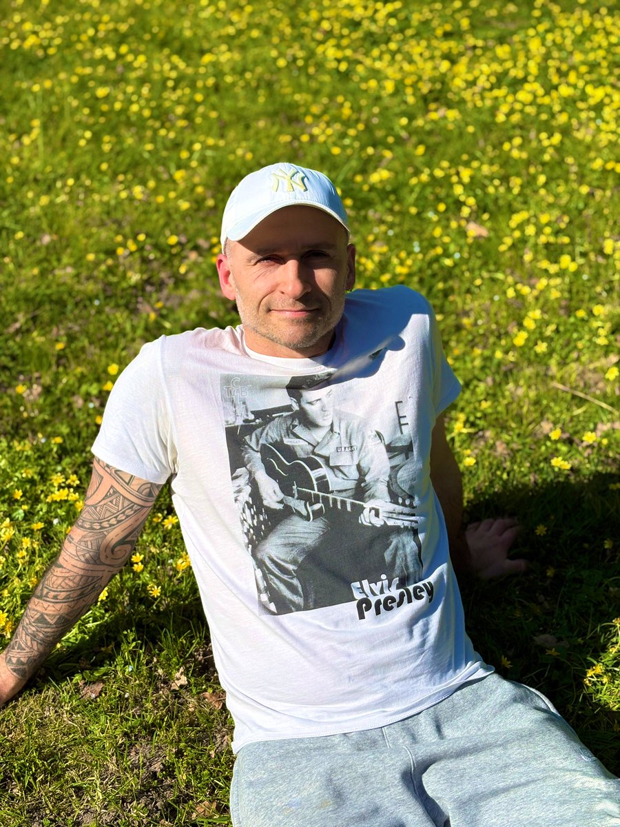 GuiguiZeKing's tweet image. #LGBTQIAWelcomeSpring