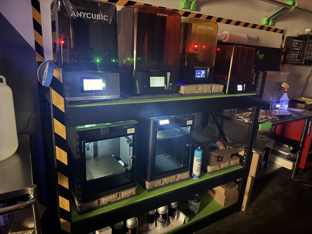 Hypha_Labs's tweet photo. New Mexico joins Colorado and Oregon in decriminalizing the use of psilocybin for medicinal use and our newest 3d printers are preparing to create more bioreactors. Readying for market OTCBQ:FUNI https://t.co/JcEu4rFKyB