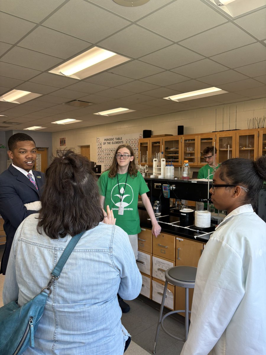 Students are telling their stories! <a href="/bengalbiodiesel/">Bengal Biodiesel</a> is partnering with <a href="/mebasc/">MEBA</a> to bring in potential employers and corporate supporters. What a great day! #futureready <a href="/RichlandTwo/">Richland School District Two</a>