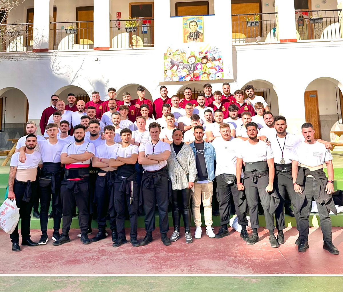 <a href="/MesaRescate/">EGO SVM</a> ya no es solo un grupo de hombres de trono, es una filosofía, un estilo de vida, una forma de entender a Dios, los tronos y la semana santa.

Último Martes.