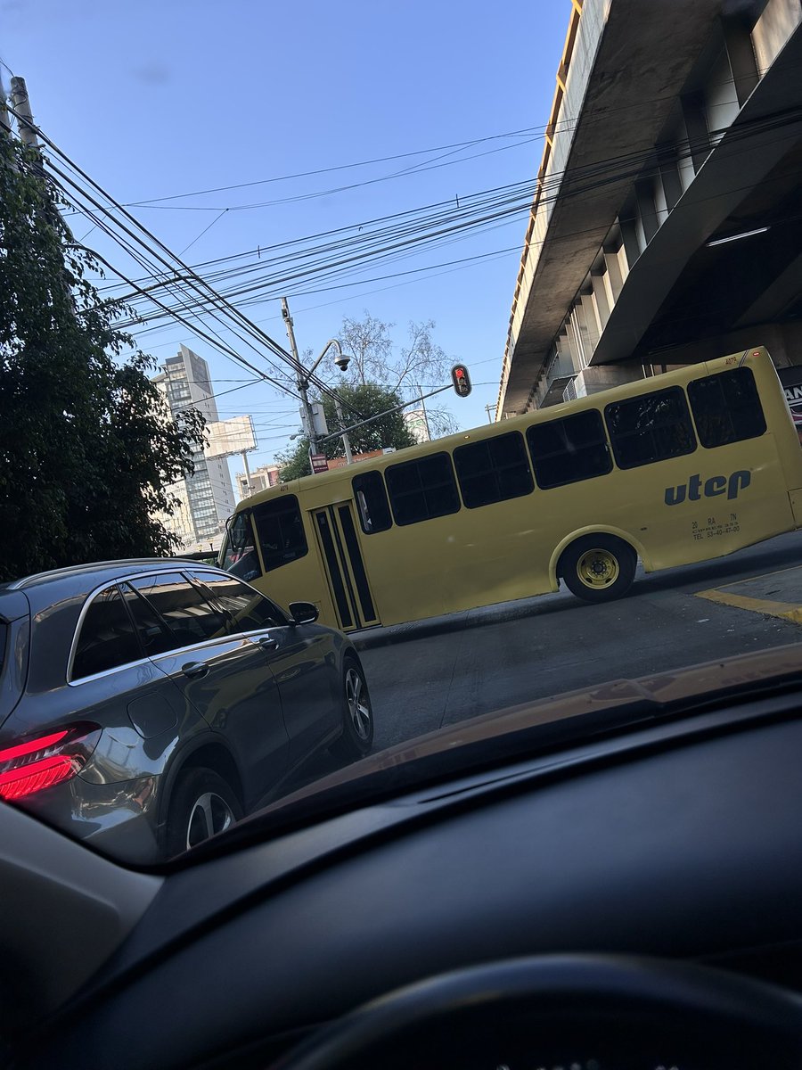 Dan1tTA's tweet photo. @SSC_CDMX semáforo de cruce revolución con calle empresa… dura más de 4 minutos en rojo!! Urge que revisen los semáforos!! Están generando más tráfico!! @BJAlcaldia @LuisMendozaBJ https://t.co/03RO85t1hl
