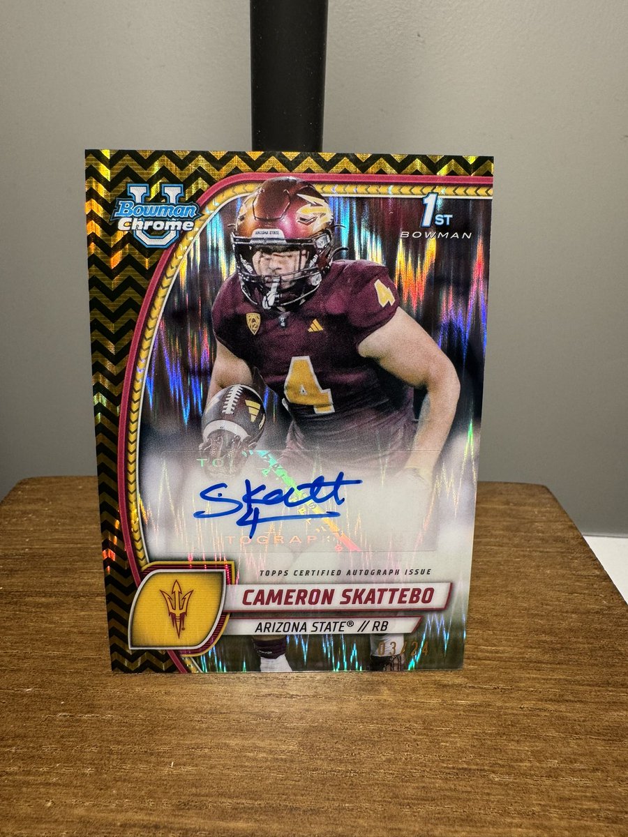 katwolfey23's tweet photo. @cardboardbst Cameron Skattebo black gold stealth auto /24 $325 obo shipped priority. Does have slight surface scratch and print lines. Will send as many pics of card as requested https://t.co/xtVw6f5ZJ5