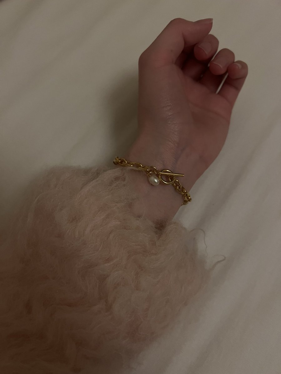 achuchan830's tweet photo. 彼氏彼女へのプレゼントでめっちゃ良いの見つけた💡
ジェンダーレスのアクセサリーブランドだからお揃いで着けるのも可愛い🩷
#tsui #ad 

https://t.co/oBDGse819s https://t.co/fCkS3zScLI