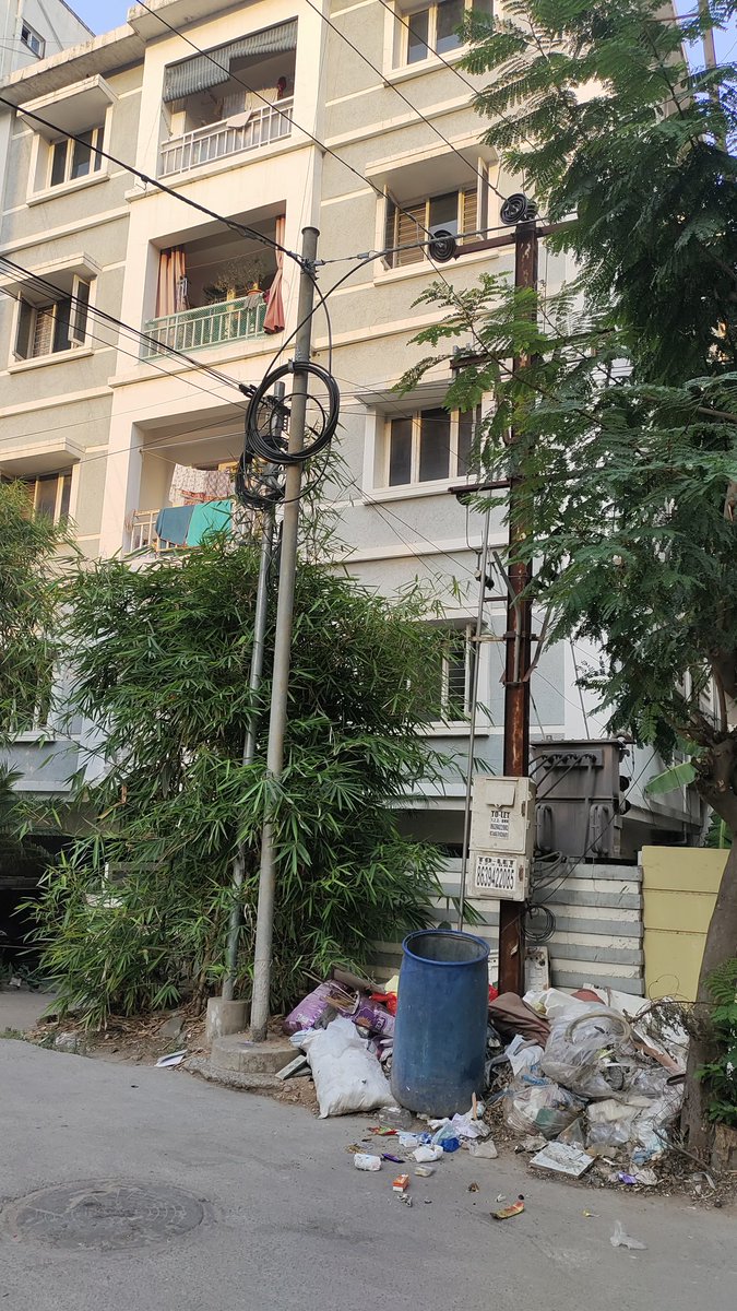 marmayogiupdate's tweet photo. @GHMCOnline Garbage is not cleared from many days inspite of repeated requests at JV Colony, Gachibowli. I was told that the garbage pickup guy is demanding amount to pick the same, which is a clear case of #corruption. Urge you to pls take action asap. #ghmccomplaint #ghmc https://t.co/VXKRdZgJQa