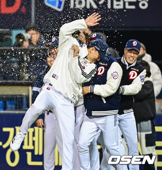 그러니까 원래 이렇게 인정사정없이 나대던 사람한테 님 왤케 나대시냐물으면 할 말이😅😅
양석환은 원래 이렇게 태어난 건데.........
이런 미친색희님의맛tv때문에 제가 좋아하는거라고요
이느낌모르면ㄲㅈ