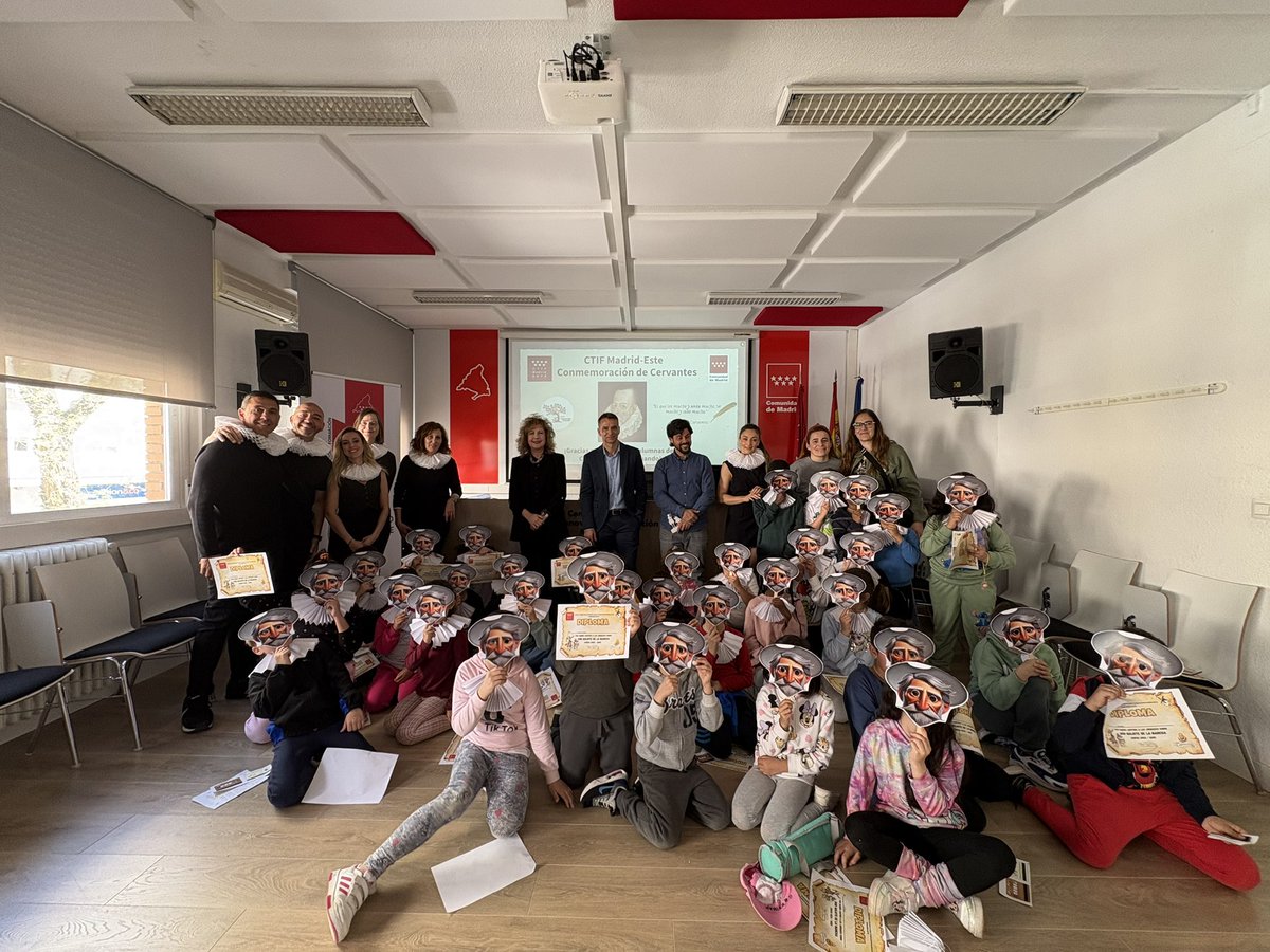 Carmen3615's tweet photo. 👩🏽🏫En el último martes del Quijote, hemos recibido al alumnado de 2º de primaria del CEIP Emperador Fernando de Alcalá.
🌟Además, hemos tenido la suerte de recibir a Marcos Moreno, nuestro director de área territorial📜
#quijote2025 #if_cmadrid #codigoescuela4_0_madrid #ctifeste https://t.co/6TWPB1fKpD