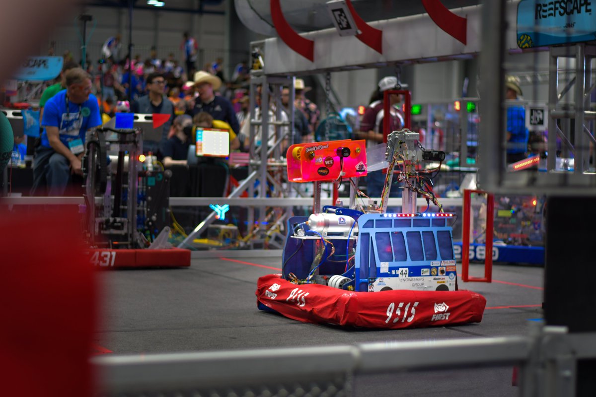 et548han's tweet photo. Had lots of fun! @FIRSTinTexas @DrSciPhi #firstrobotics https://t.co/0p1BY5iit3