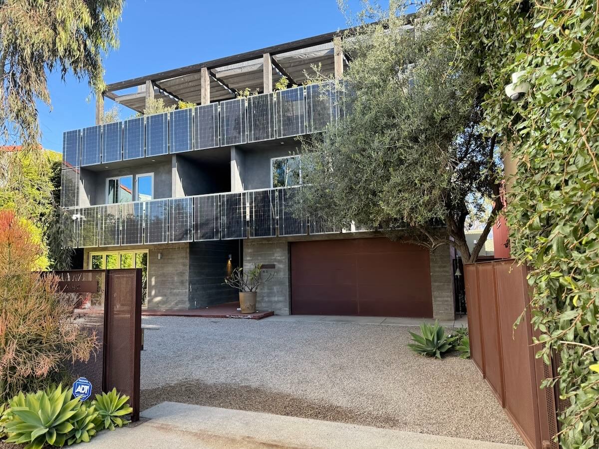 SitelineSB's tweet photo. Last week's many sales include an architect’s cool live/work building; French Regency off-market in Birnam Wood; Hedgerow-ish farmhouse; Park Lane semi-remodel; Upper Hyde with awesome hot tub; one of SB's best view streets; Padaro Lane midcentury; more. https://t.co/cGF3M0CZfY https://t.co/QXAJeEZMvf