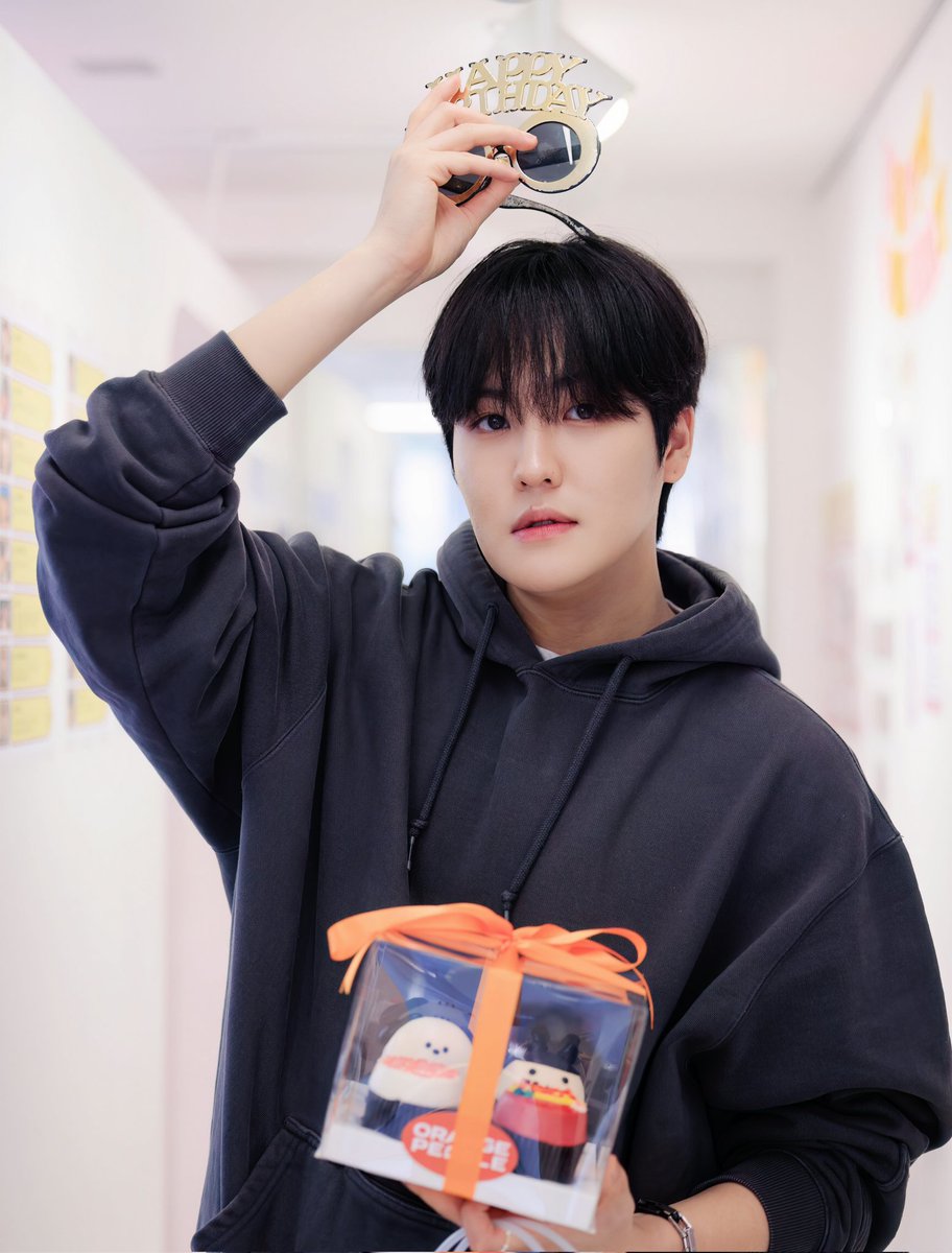 TheKingDom_GF's tweet photo. [LOUIS👑]

킹메덕에 행복하네💛

#TheKingDom #더킹덤 #TKD 
#LOUIS #루이
#루이와_함께_피어나는_4월 https://t.co/hyTos7YsnC