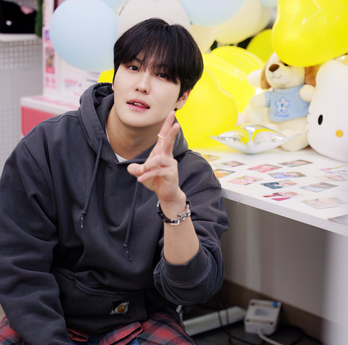 [LOUIS👑]

킹메덕에 행복하네💛

#TheKingDom #더킹덤 #TKD 
#LOUIS #루이
#루이와_함께_피어나는_4월